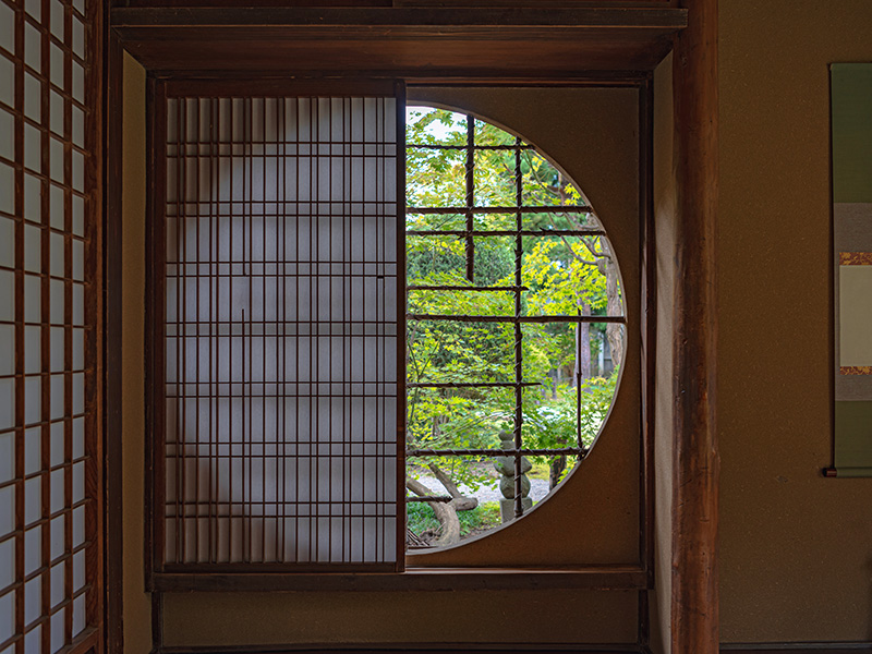 丸窓の写真