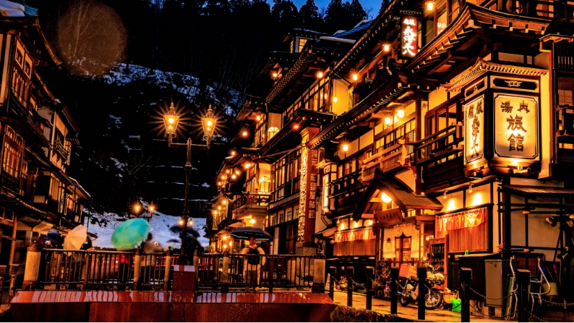 銀山温泉街